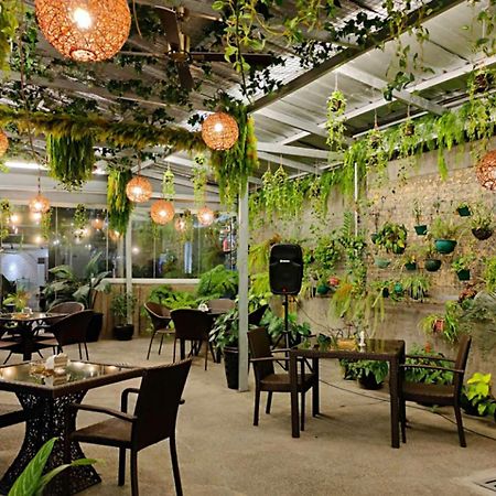 Hotel Halo Angeles City Екстер'єр фото