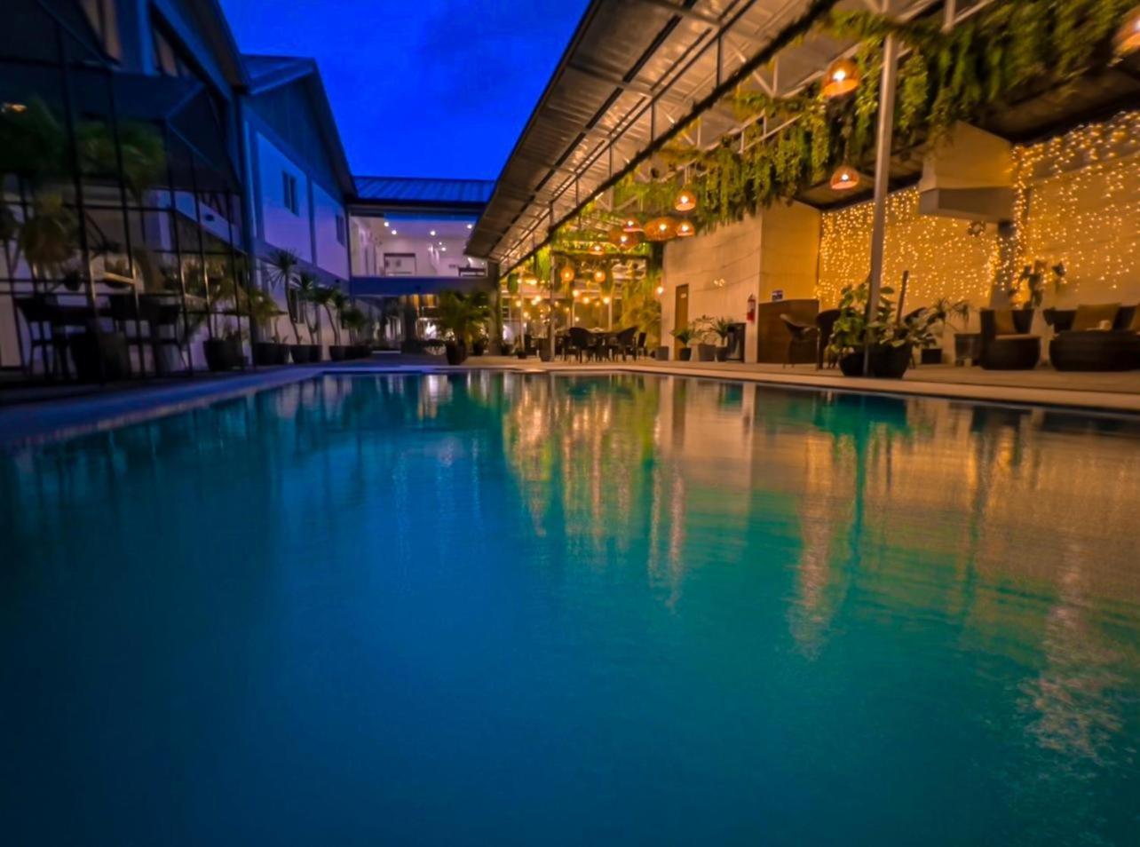 Hotel Halo Angeles City Екстер'єр фото