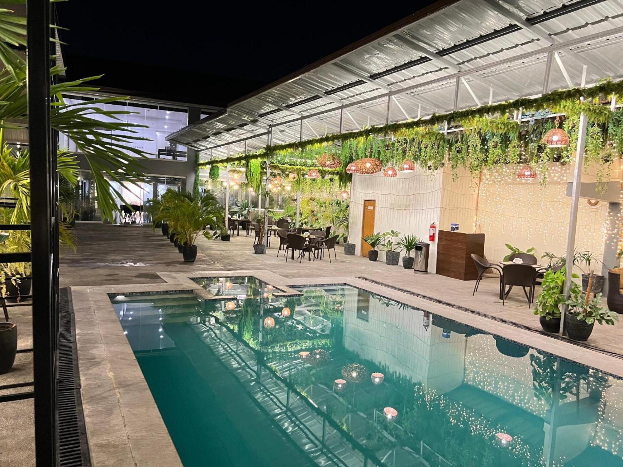 Hotel Halo Angeles City Екстер'єр фото